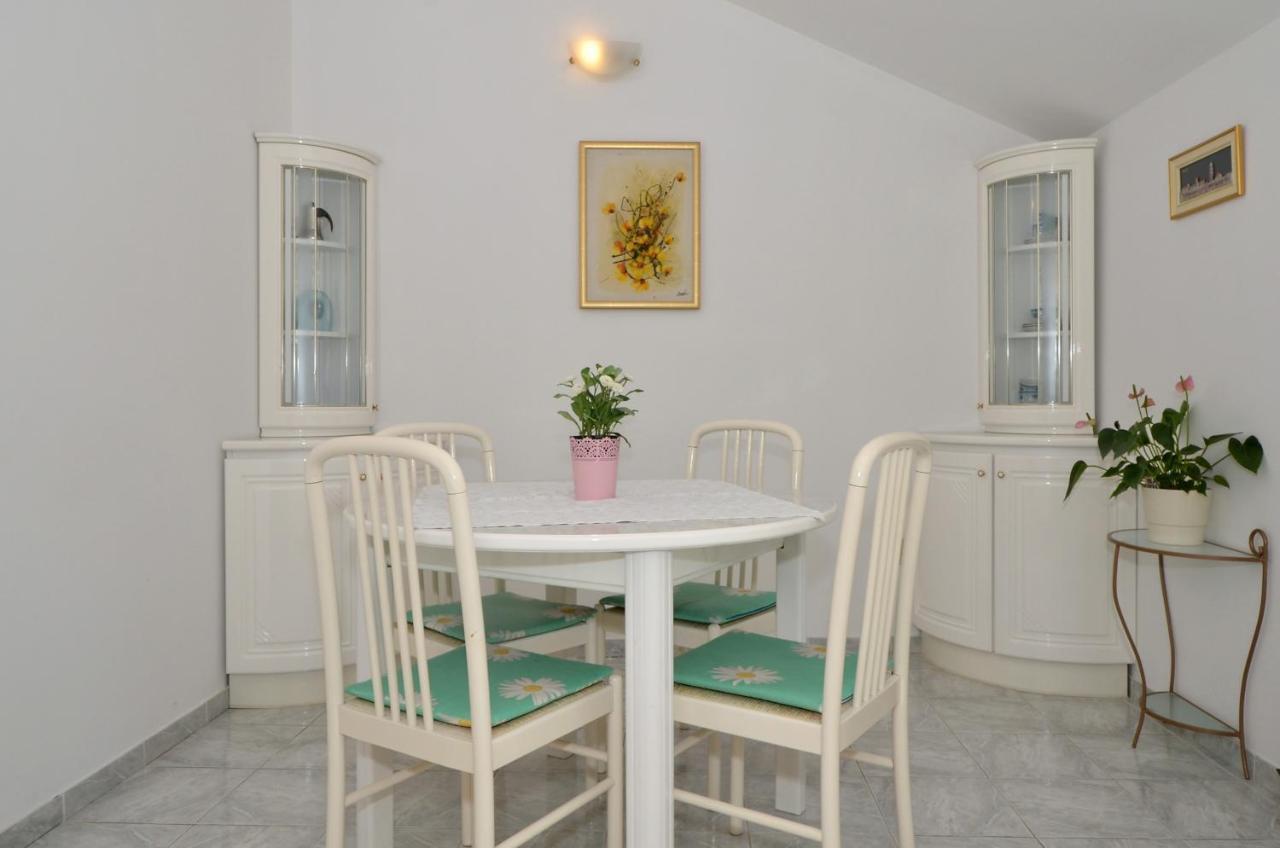 Apartmani Basic 1 スプリト エクステリア 写真