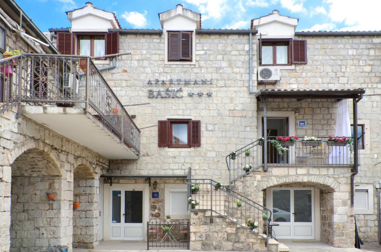 Apartmani Basic 1 スプリト エクステリア 写真