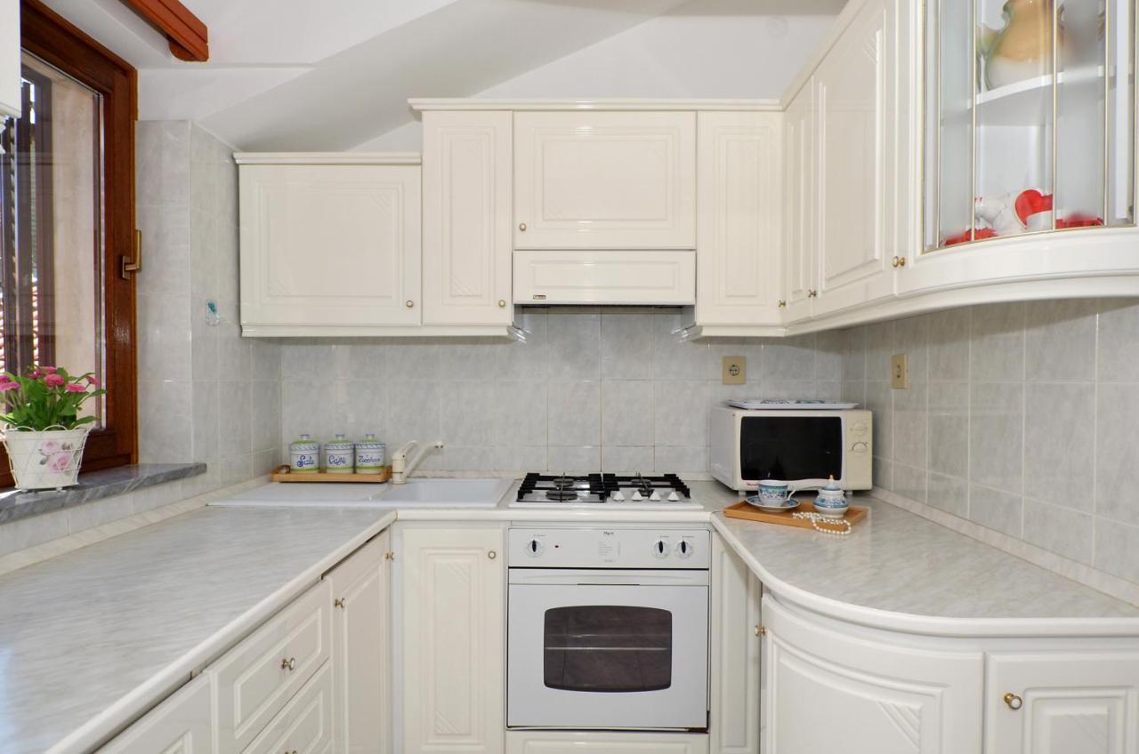 Apartmani Basic 1 スプリト エクステリア 写真