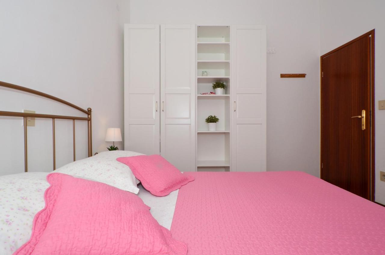 Apartmani Basic 1 スプリト エクステリア 写真