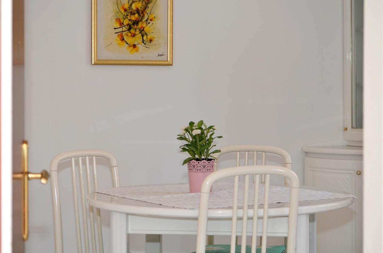 Apartmani Basic 1 スプリト エクステリア 写真
